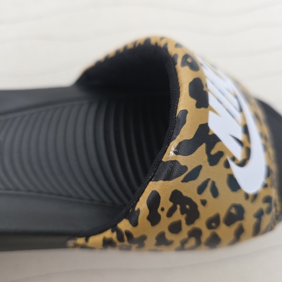 Nike Womens Victori One Slides Leopard Print Sandals Shoes CN9676-700 Size 7 - Picture 9 of 11